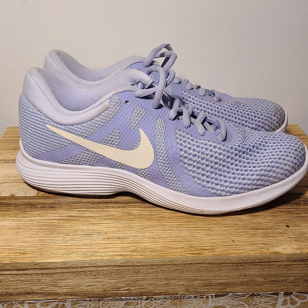 Purple Nike Tennis Shoes